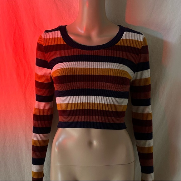 DEBUT Fall Striped Crop Top - Picture 2 of 4